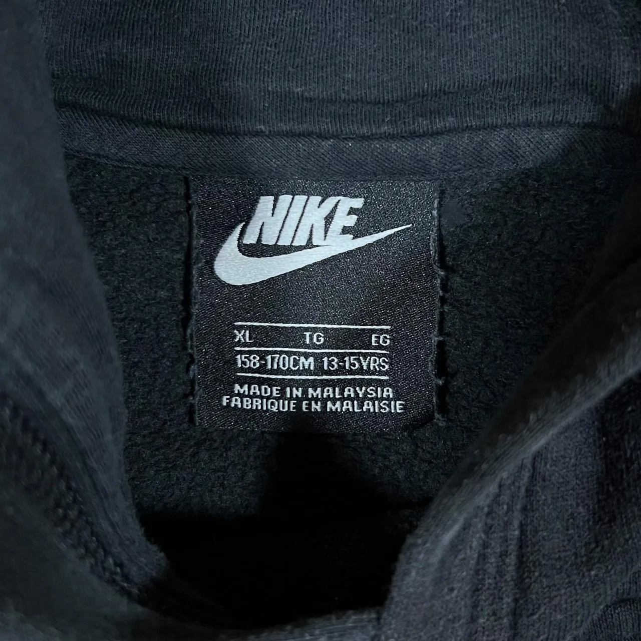 NIKE Classic Essential Embroidered Mini Swoosh Logo Pullover Black Hoodie