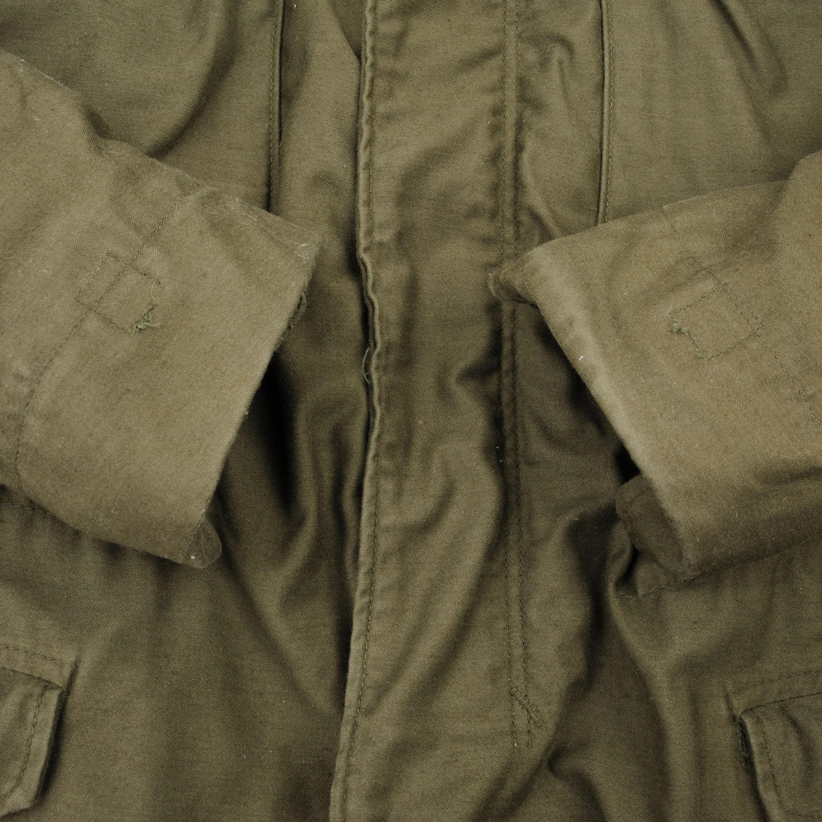 VINTAGE US ARMY M-1965 M65 1982 FIELD JACKET PATCHED SIZE SMALL REGULAR